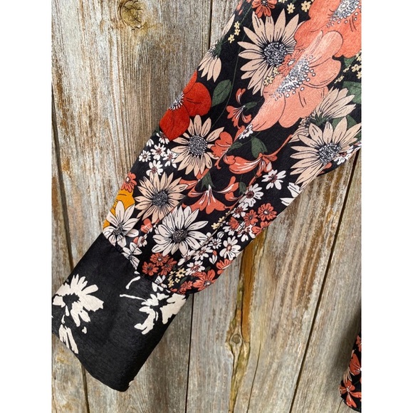 🎯SOLD 🎯colourful floral high neck blouse - Picture 8 of 8